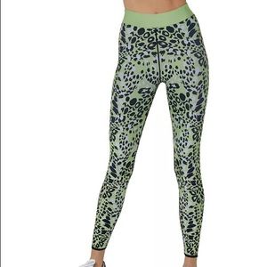 Cor by Ultracor Green Leopard Star Fest Legging Size Small